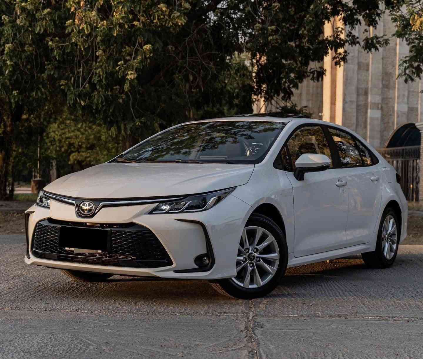 تويوتا كورلا 2025 فول مواصفات هايبرد⚡️شكل خليجي
🔺ام كرسي الكهربائي اعلى مواصفات بالكورلا🔻

الموديل : 2025. (خليجي ) .
المحرك : 1.8 هايبرد
العداد   : (12 ألف كيلومتر)
الارقام   : مرقم بغداد 
————————————
🏅أهم المواصفات للسيارة
————————————
🔅كرسي كهرباء ⚡️
🔅بصمة تشغيل وابواب
🔅فتحة سقف 
🔅داخل جلد 
🔅شاشة اصلية ابل كاربلي
🔅دشبول ديجتل
🔅تبريد قطعتين
🔅سايد بريك كهربائي_اوتوهولد
🔅لايت وبك لايت led زنون
🔅وضعيات قيادة +ev mode
🔅تبريد شاشة ديجتل
🔅حساسات ضغط الاطارات
‭0770 736 8065‬ 📞
