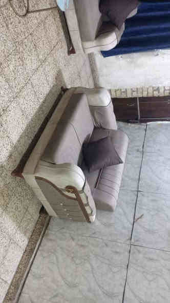 ديوان 10 مقاعد 💺 نضيف اي ضرر مابي تسكام مو سوكي سعر ,,225,,بي مجال مع طبلات مكان لبياع ***********يوجد واتساب
