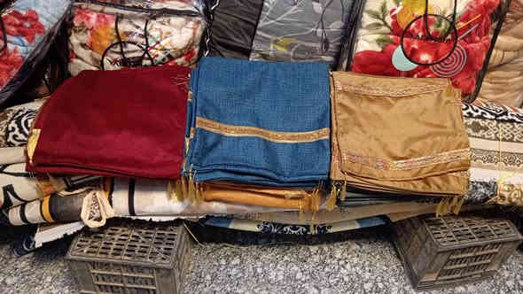 توفرت وجوه كوشات بكل الالوان والموديلات وبسعر 20 الف الدرزن وبالمفرد القطعة 2بالفين دينار تكريت الديوم مجاور افران العايد / محل مفروشات مروان للحجز خاص او تساب ***********
