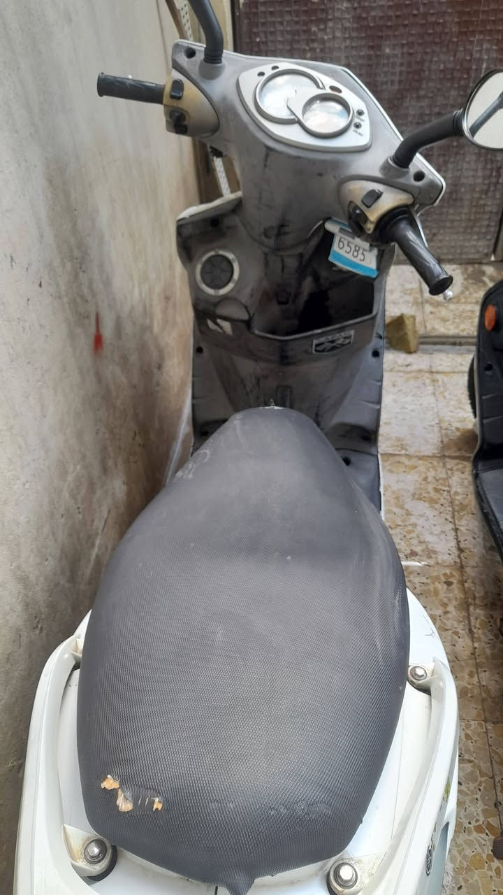 السلام عليكم دراجة سكنس فحل خطين كاملة اي نقص مابيهة كهربائيات شلعة معدل كفرات ختم واحد هندر سلف دراجة خير من لله سعرهة مناسب 
المكان بغداد الشهداء الثالثة جامع الامام الصادق 
***********
