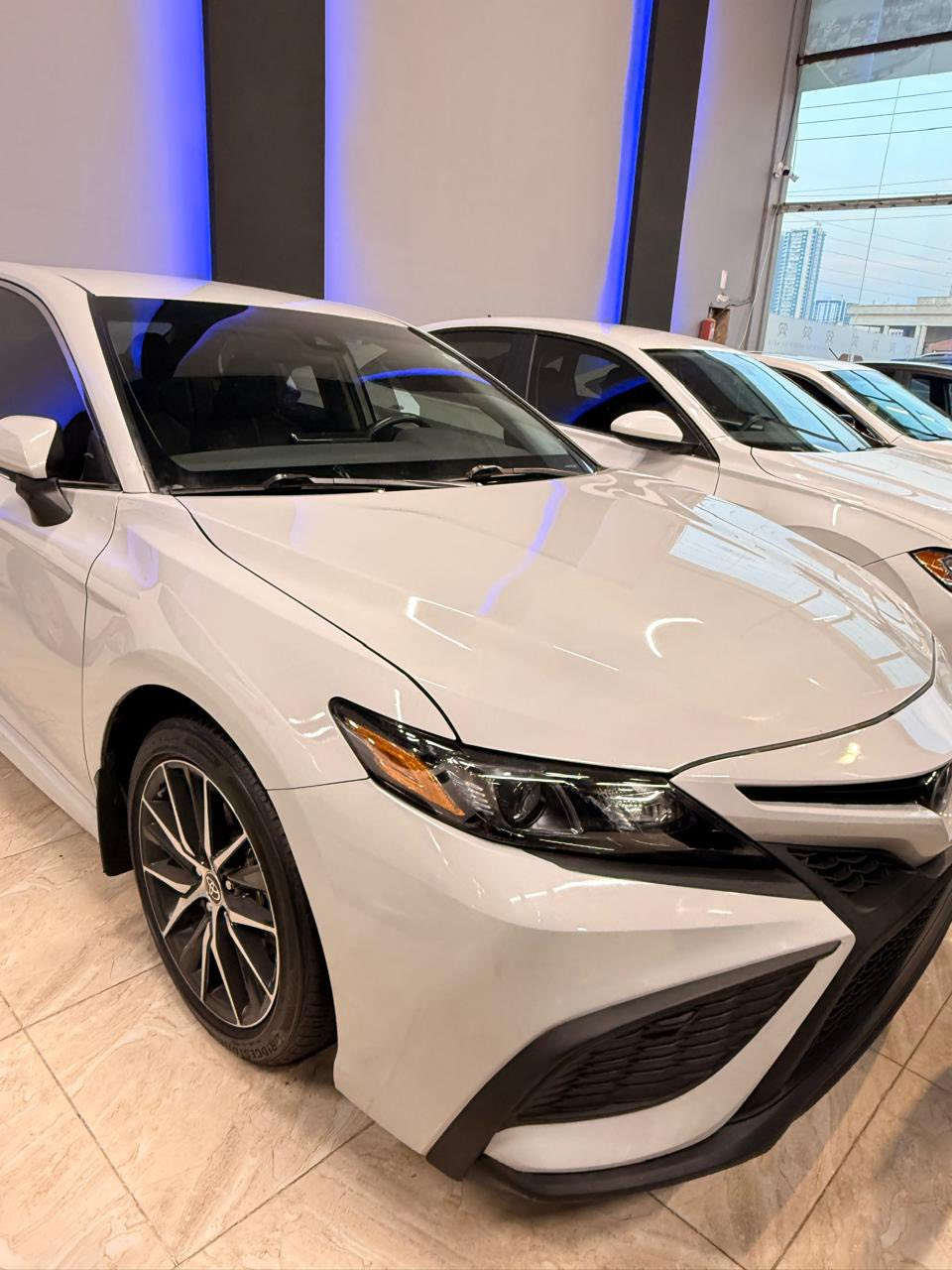 Toyota Camry 2023
تويوتا كامري ٢٠٢٣

فقط بونيد صبغ بدون دواخل
ارباك ستيرن و دشبول مفتوح

سعر السيارة ٢٠٥$ و بي مجال

مواصفات SE:-
مقاعد جلد 
مقاعد كهربائية 
شاشة
كاميرة الخلفية 
رادار امامي و خلفي
نظام نقطة عمياء 
مانع انزلاق
تحكم ستيرن
خط مسار 
ثلاث وضعيات قيادة
لايت زينون

V4(2.5)engine 

18 mi

للون مميز سمنتي (سموك🩶)
سعر جدا مناسب و بي مجال
السيارة مكفولة من كلشي

 مكان السيارة اربيل

Korek: *********** واتساب
   Asia:  ***********
