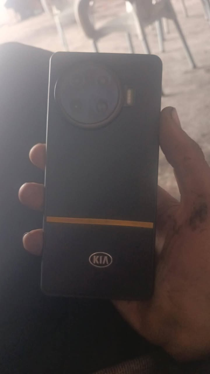 سلام عليكم جهاز للبيع تيكنو سبارك 20 
ذ256حيل حيل نضيف فقط شاشه طالعه نقطه كلش صغيره بيها سوده وممثره عليها ولا تمشي صارلها شهر السعر 170بي مجال قليل


**إذا كنت صاحب هذا الإعلان وتريد حذفه لأي سبب، رجاءا أرسل رسالة إلى الدعم الفني**