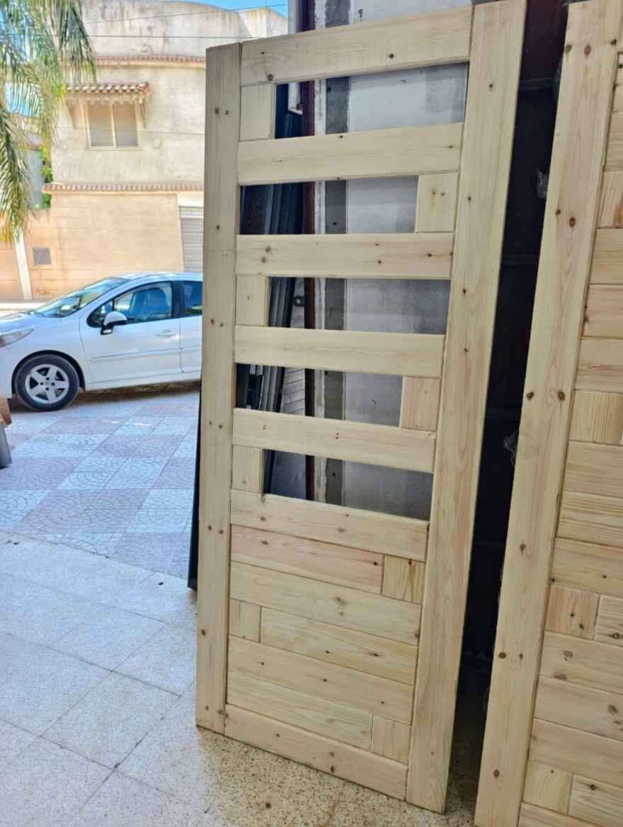 Porte Cuisine Sans Cadre Bois Rouge 
Porte  bois rouge Sans cadre
✅ longueur 210cm
✅ Largeur 83cm

في "Remarque"
✅كتابة اتجاه فتح الباب
 
➡️Ouverture gauche 
(فتح اتجاه اليسار)
➡️Ouverture droite
  (فتح اتجاه اليمين)
بالنسبة للتوصيل لهاذ المنتج 🚚
 
✅ فالعاصمة
⬅️ التوصيل 1000دج
 
✅ بليدة و بومرداس و تيبازة
⬅️التوصيل 2000دج
 
✅📍 شلف – تيارت  -أم بواقي- باتنة -  تيسمسيلت – بجاية – بويرة – تيزي وزو – عين دفلى –  سطيف – سكيكدة – سيدي بلعباس –مدية – قسنطينة – مستغانم  – معسكر – وهران – برج بوعريريج – عين تموشنت – غليزان 
⬅️ التوصيل لباب الدار بـ 3000دج

✅تلمسان -سعيدة - عنابة - طارف جيجل - قالمة - تبسة  - سوق أهراس - خنشلة - مسيلة
⬅️ التوصيل لباب الدار بـ 4000دج

✅ميلة 
⬅️ التوصيل لباب الدار 5000دج 

✅الجلفة - الاغواط - بسكرة-البيض 
⬅️ التوصيل لباب الدار 9000دج. الأربعاء, الجزائر


**إذا كنت صاحب هذا الإعلان وتريد حذفه لأي سبب، رجاءا أرسل رسالة إلى الدعم الفني**