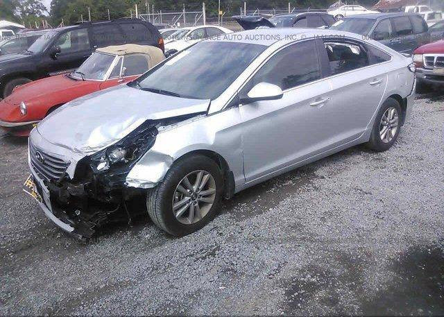 السلام عليكم 
سوناتا 2015  وارد امريكي محرك 2400 GDI  السياره بأسمي رقم سليمانيه الدولي  شرط تحويل   والسنويه لغاية 2028 
الحادث خلفي والجاملغ الامامي اليسرى الصور موجوده 
* اللغد والشاصي  كله مكفول افحص وين متريد 
السياره مناقصها شي الحمد لله محرك  كير  تبريد تدفئه صدر التايرات  كهربائيات كله مضبوطه
مكان السياره  بغداد/ الكرخ 
سعرها122 $وبيه مجال
للاستفسار
***********
