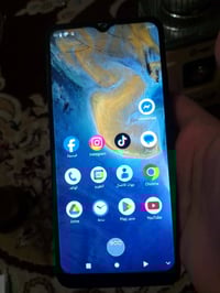 ZTE • ذاكرة ٦٤ • شاشة مكسورة