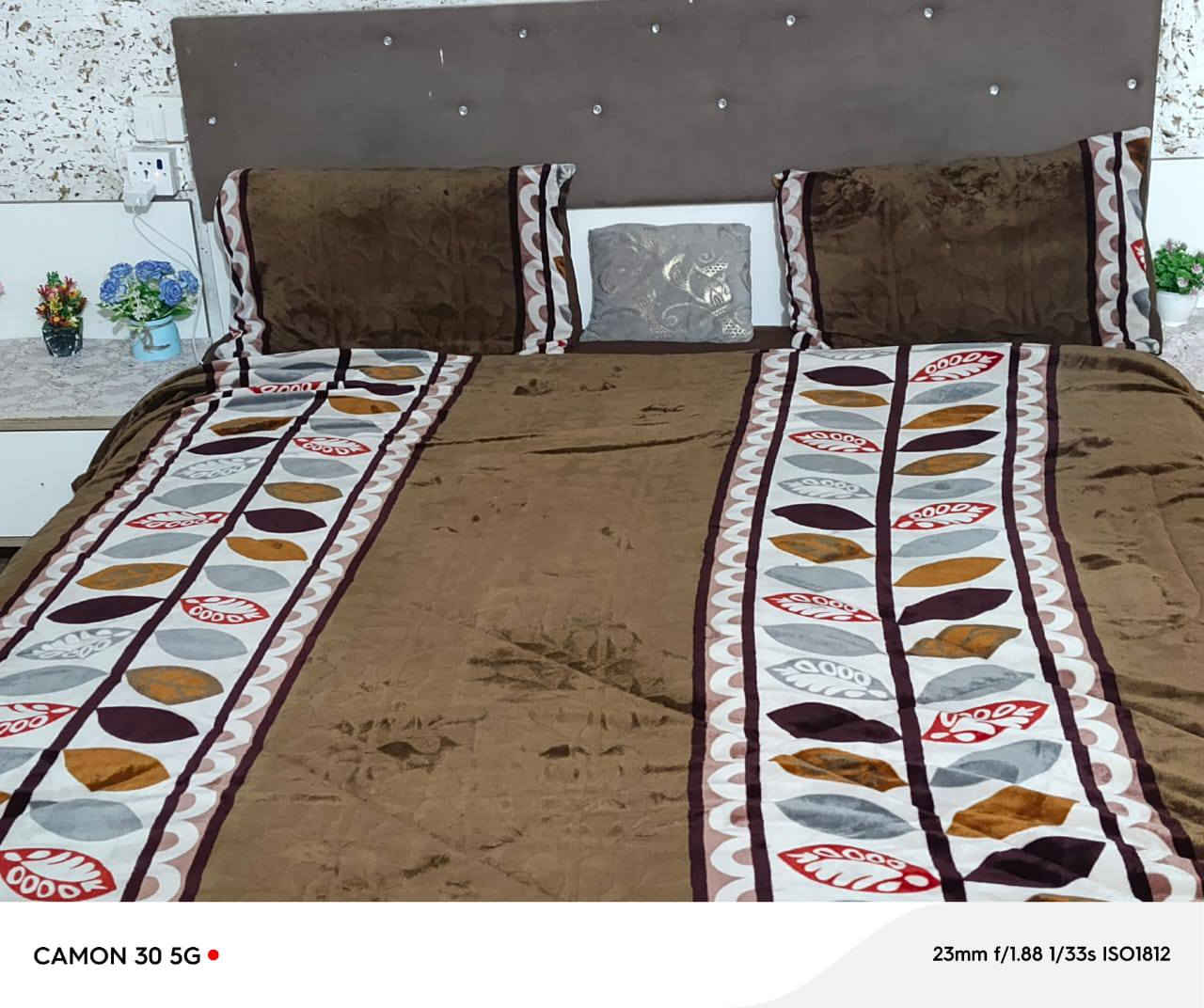 سلام عليكم غرفة للبيع سعره مناسب ونظيفة الاستفسار ***********
