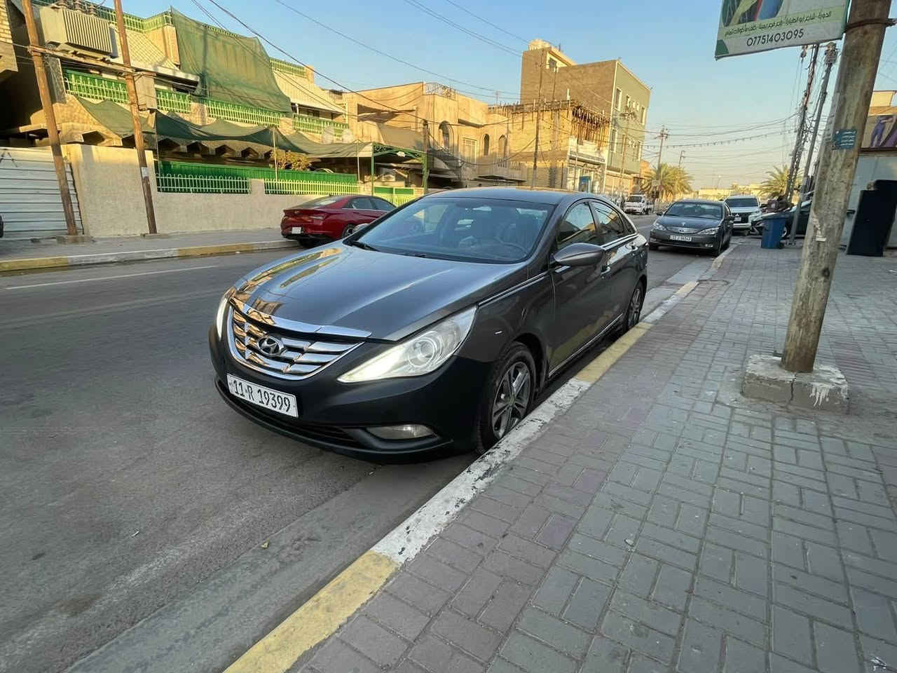 سلام عليكم
سوناتا 2011 وارد امريكي 
مكينة 2400 GDI جديدة 
رقم بغداد دولي باسمي 
شرط التحويل 
سنوية لـ 2030 
ضررها جاملغ سايق ونص باب 
بيها مكانات صبغ جان بيهن جراد 
سونار موجود 
نضافة الكير 75 ‎%‎ 
حدادية امامي خلفي جديدة 
تبريد ثلج ❄️ 
تايرات جدد وباتري كوري اصلي جديد 
مكان السيارة بغداد / دورة 
سعر 95 وبيها مجال بسيط 
***********
