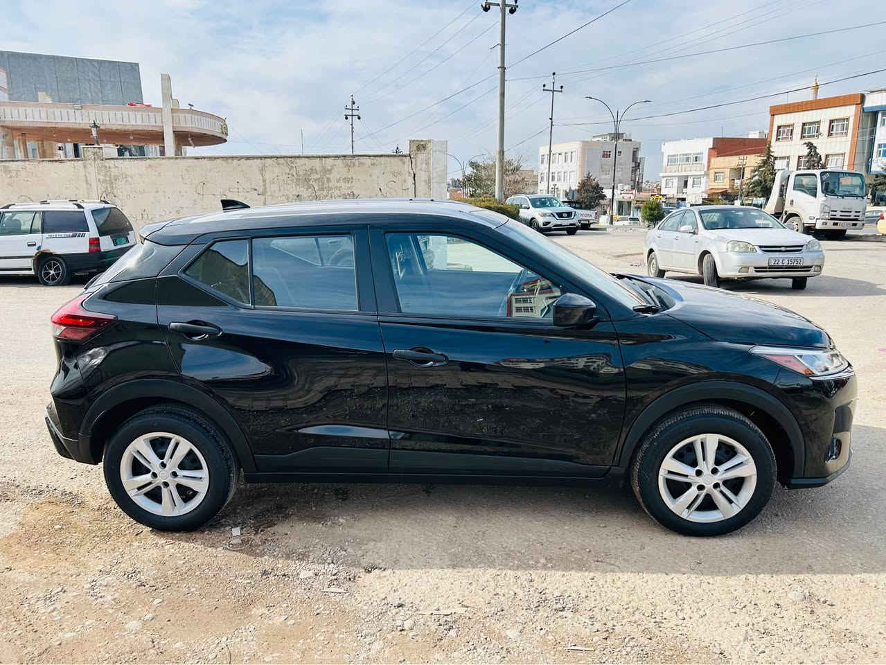 السلام عليكم 
للبيع سيارة نيسان كيكز 
موديل 2024
مواصفات S
ماشية 13 M
ضرر جاملغ امامي صبغ صفحة نفر 
شبر باب نفر صبغ 
سيارة جاهزة بدون مصرف 
استفسار 
*********** اكر, نينوى
