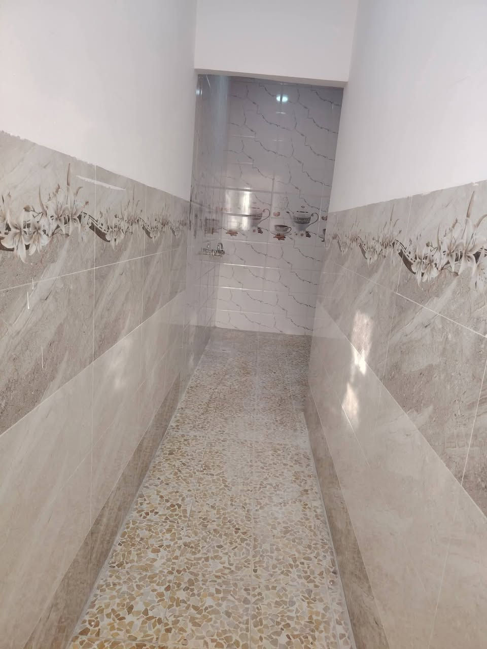 دار للبيع طابق ونص 👉👉
موصل حي الانتصارشارع 60 خلف اسواق تبارك 
🗒️سند طابوالزهور شرط التحويل👉 
يتكون البيت من غرفتين نوم 💤 وهول وستقبال ومطبخ وصحيات وبيتونه 
فول فول 👉👉
💵💵السعر 63 وبي مجال
 للاستفسار الاتصال ع الارقام التاليه 
***********☎️ وتساب ابو حيدر… 
***********☎️ وتساب ياسين النمراوي

