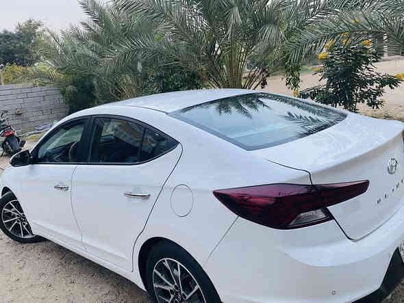 السلام عليكم 
النترا 2020 خليجي 
فول مواصفات 
محرك 2.0 دوش 
 تبريد قطعتين
رقم بغداد الجديد 
مكان السيارة بغداد ابي غريب

للإستفسار. *********** 

السعر 165$
