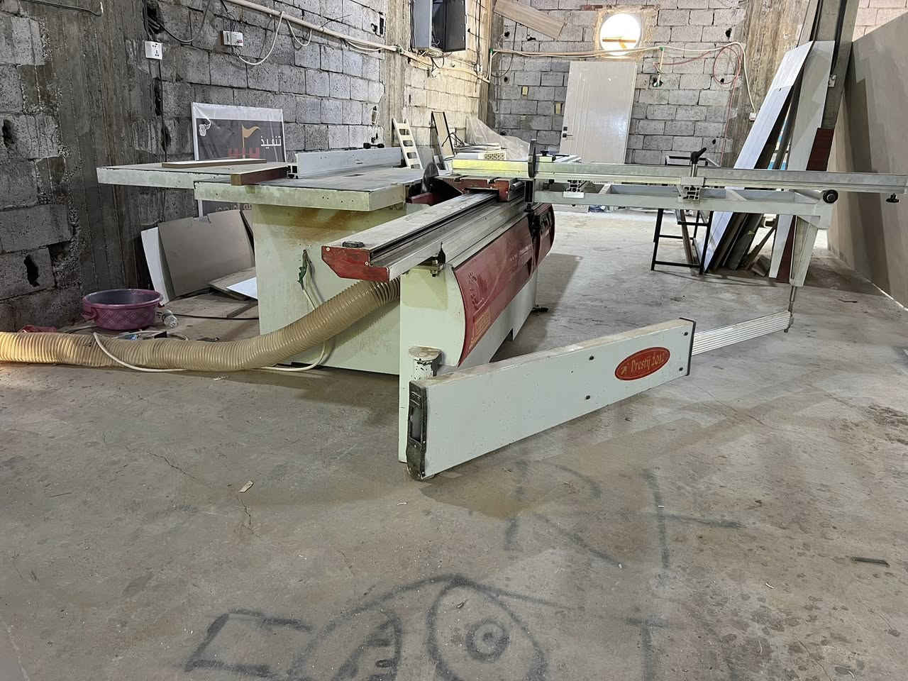 السلام عليكم معمل NDF للبيع نضيف جداً استعمال تركيا وقليل جداً مشتغل بالعراق ماكنه شريطيه وكتر مزراك وساحبه وكمبريسر هواء9حجم 500 لتر 3فيز المكان بغداد *********** السعر. 16 مليون وقابل للتفاوض
