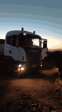 اسكانيه بومه 2006 تك اكسل  رقم صلاح دين  تخم تاير سياره جاهزه من كلشي
للاتصال عل رقم تلفون
***********
