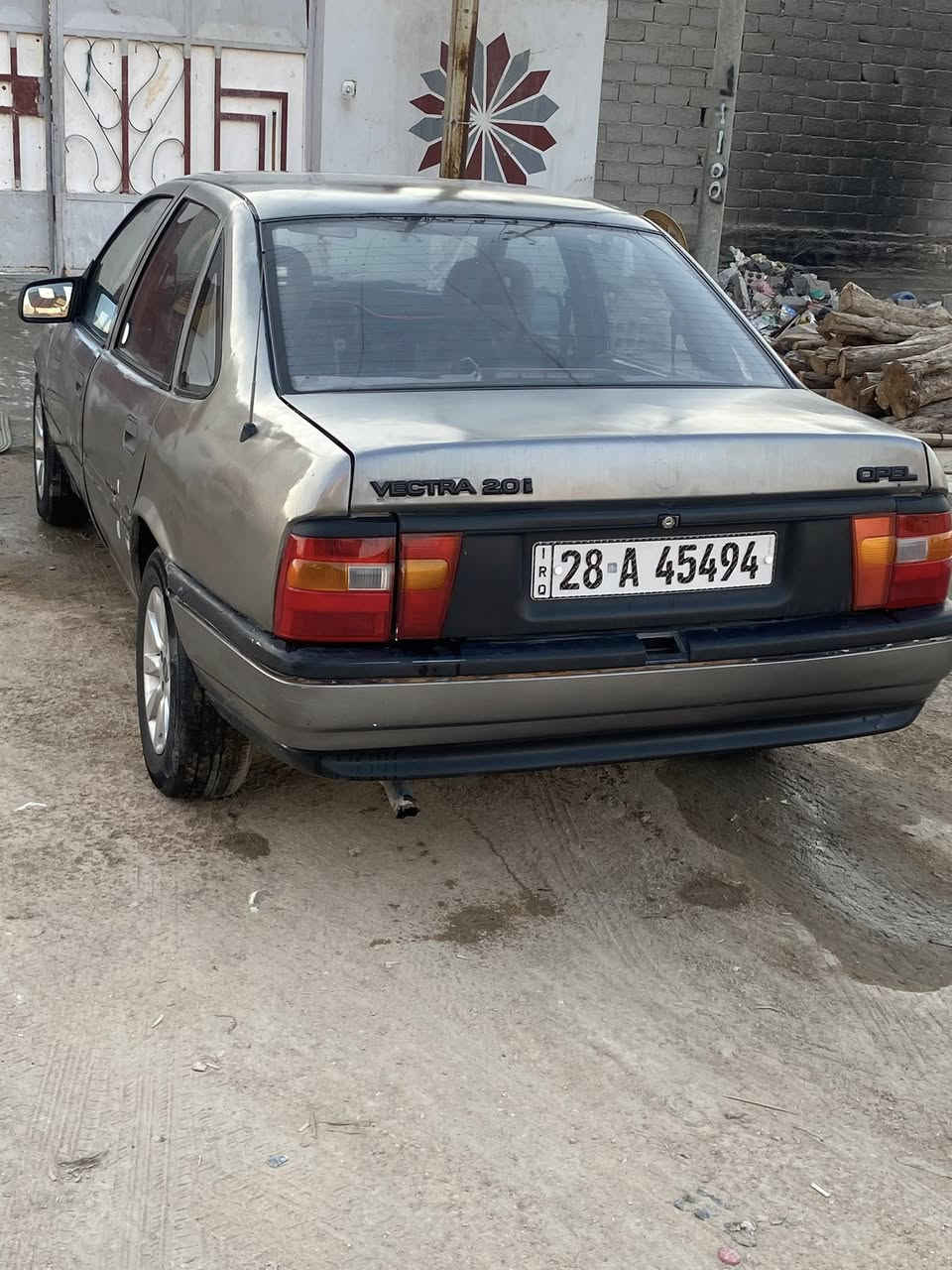 سلام عليكم سياره اوبل للبيع. مديل 91     سياره ما ناقصه شي   عوزها بس بطاين لماميات فقط  محرك 20    ***********
