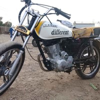 سيفان 5كير للبيع الدراجة كل نقص ما بيها كاملة مكملة بدون اوراق ( كلك )...