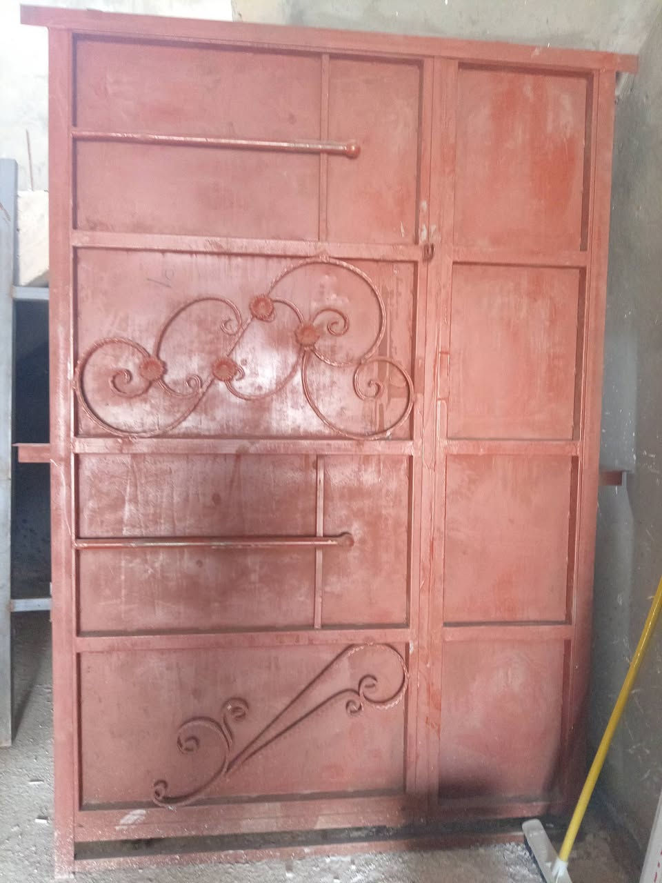 على بركة الله نبدي.. بيع وشراء شبابيك وابواب  المستعمل والجديد تزكام 
مجاور حسينية جمال زليزل
سايدين جديد
***********
