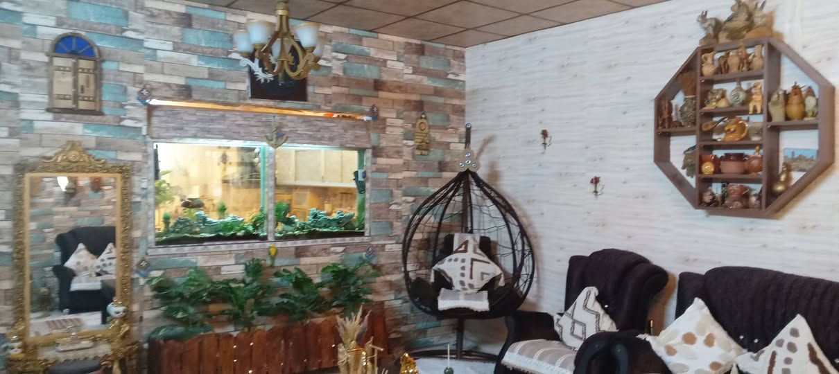ەم خانووە بۆ فرۆشتن لە بەکرەجۆ
ڕووبەری خانووەکە 200 مەترە و ڕووی ڕۆژهەڵاتە وبیرێکی باشی تیایە
خانووەکە لە شوێنێکی باشدایەو هەموو خزمەت گوزاریەکی بۆ کراوە نزیکی دوکان وبازاڕ و مزگەوت و قوتابخانەیە
موڵکەکە دووخانووی 5بە 20 تیا دروست کراوە
کەهەریەکەیان پێکهاتووە لە دوو نهۆم نهۆمی یەکەم بریتیە لە مەتبەخ و میوان نوستن و موشتەمەلات ونهۆمی دووەم بریتیە لە دوو ژوور و موشتەمەلات
نرخی ئەم موڵکە 8 دەفتەر و نیو معامەلەیە
بۆ زانیاری زیاتر پەیوەندی بکەن بە نووسینگەی نوێ بوونەوە 
***********
