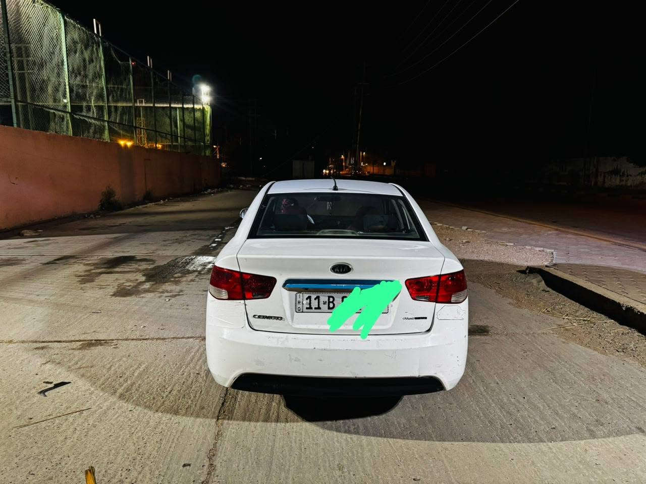 السلام عليكم ورحمة الله وبركاته 
سيراتو مديل 11 سنويه جديده ل 2031 تنتهي رقم بغداد الدولي بسمي تريد مداور ثاني يوم  تريد وكاله السياره خير من الله 6 نمر تبريد ثلج الدواخل ماروني شاشه كامره خلفيه  السياره بيها بس جاملغ الخلفي  صبغ مائشر ب  صوره السياره تخبل السياره مال جناي خير من الله 24 حبايه ربع متصرف عليها السعر 100 $ وبيها مجال للشراي المكان النجف الاشرف الكوفة رقمي *********** واتساب موجود
