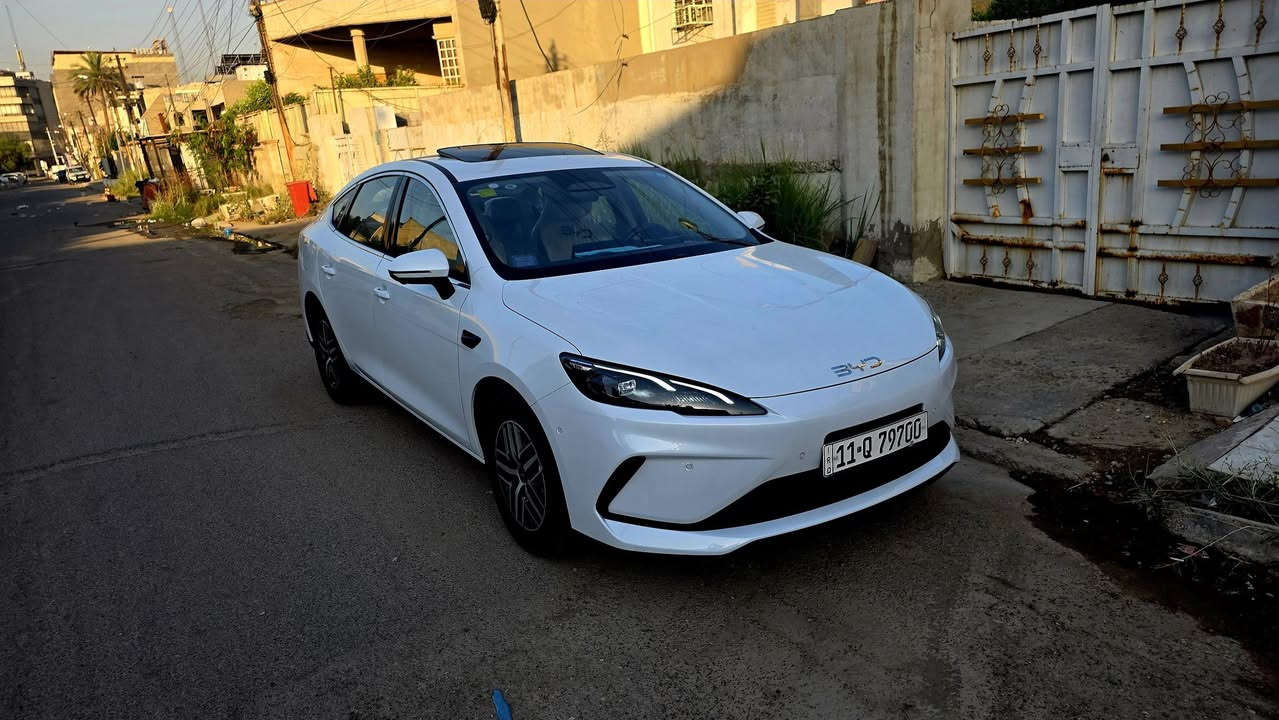 السلام عليكم 
BYD SEAL 05 2025
ماشية ٨٠٠٠ مكفوله كفالة عامة 
السيارة فوول اعلى مواصفات 
١٣ كاميرا
رادارات امامي وخلفي وجانبي بالمري
مري شفط
كشن كهرباء 
شاشة كبيرة 
داش كام بلادي
اوتو بارك
سلايد روف
نظام ترحيب
تشغيل عن بعد 
تبريد قطعتين
داخل جلد ابيض
ويل كب
حساس امامي وخلفي وجانبي ١٢ حساس
نيكل بالابواب 
وباقي المواصفات معروفة
السعر ٢٣ مليون و٣٠٠ الف دينار
مكانها معارض البياع الشارع الثالث معرض المكارم 
*********** مصطفى
