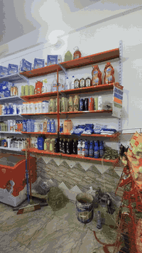 اسواق للبيع لعد التفرغ بلجاير شارع احمد الشبلاوي ابو السمك  الدخل اليومي 175الئ200الاجار 300بي 6بردات و3مجمدات وكامرات وسفينه وصطيه وميز  ينباع شلع تريد تبقه ماجر بلمحل تريد بس المواد والبردات ابيع شلع 
للاستفسار ***********
