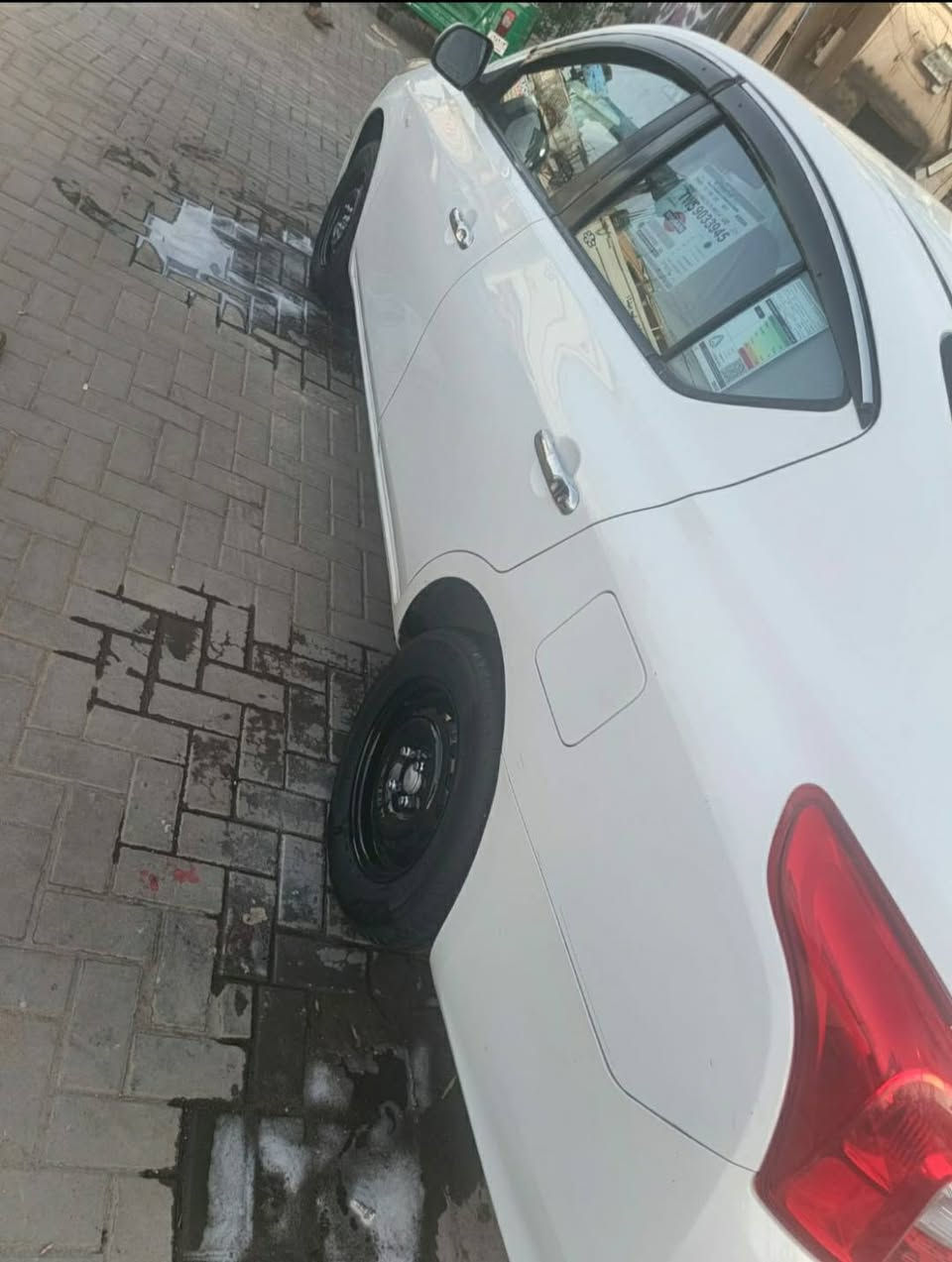 سلام عليكم نيسان سني موديل 20سياره كفاله عامه من كلشي من صبغ من تبديل من الضربه مكينه وكير مكفولات تخم تاير حداده جديده تبريد ثلج سياره ربع ما عوزهه ابد كبل الشارع وراعيه يمنه لي بسمه سعر 105وبيه مجال قليل العنوان البصره الزبير  هاذ رقم التواصل وأنه خادم ***********
