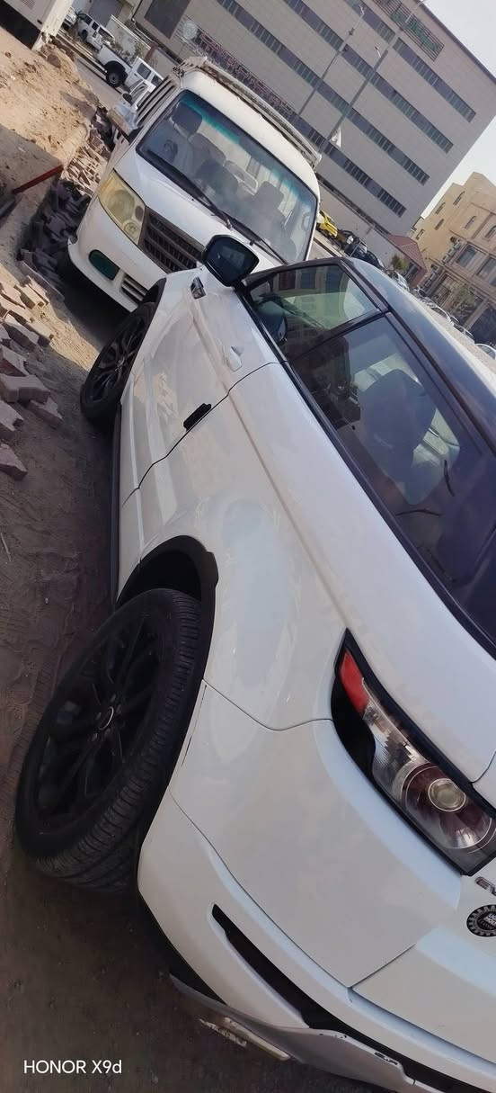 سلام عليكم
رانج ايفوك 2012
سبورت
فول مواصفات 
كلشي بالك بيها
ماشيه 147الف كيلو قابل لزياده
رقم مميز بغداد موجوده بلبصره
ضربته بلصندوق فقط الباب 
مكينه2000 تيربو
كير ومكينه كفاله 
بيع او مراوس 
***********
