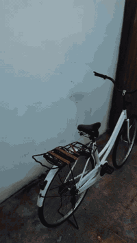 بايسكل للبيع النضافه 70%وبي شخوط قليله وإلاغراض كامله بريك كدام والجام...