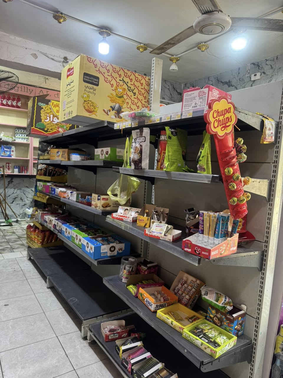 للبيع أسواق : أسواق متاكمل عنوانه حي العداله للاتصال . ***********
