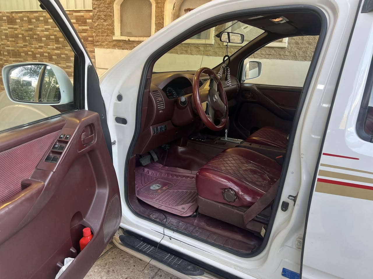 سلام عليكم 
بيكب نيفاره موديل 2012
للاستفسار الاتصال 
***********
