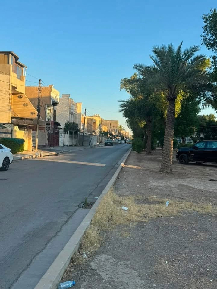 دار للبيع او المراوس في منطقه السيديه مساحه ١٥٠ متر على شارع النخيل عرض الشارع ٣٠ متر موقع جدأ راقي قرب شارع المركز الاتصال ***********
