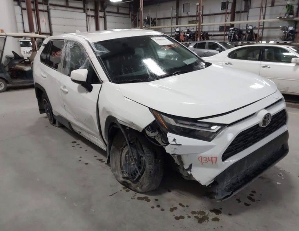 RAV4/ 2023 LE  
 صور الحادث مرفق بالمنشور 
جاملغ و الباب صبغ بدون دواخل 
إرباكات صفحه مفتوحة 
المواصفات : LE
دبل اكسل A W D 
‏‎شاشة   
‏‎كاميرة
اوتو هولد (𝐀𝐮𝐭𝐨 𝐇𝐨𝐥𝐝)  
اوتو ستارات (𝐀𝐮𝐭𝐨 𝐒𝐭𝐚𝐫𝐝) (تحديد مسار)
‏‎(نقاط عمياء)
توقف ذاتي 
‏‎رادار امامي
‏‎رادار  خلفي
رادار جانبي 
نظام (𝐄𝐜𝐨)
نظام (𝐍𝐨𝐫𝐦𝐚𝐥) 
نظام (sport)
السعر 195$✅✅
‏‎تفاصيل اكثر
***********واتساب☎️☎️
