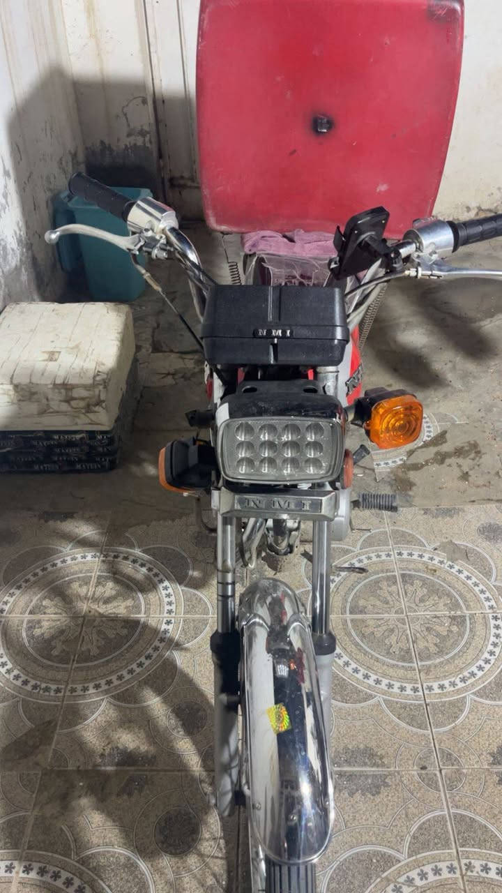 إسلام عليكم دراجه ايرانيه للبيع2021 بشهر11يوم 9درجه نامه شلامجه وكيلهه سيد خلدون سعر مليون وميتين وبيهه مجال قليل
***********
