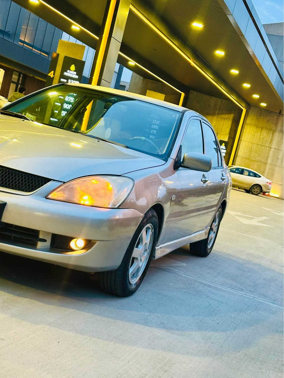 لانسەر 2008 فول مواسەفات سعودی🇸🇦
گێڕ و مەکینە مەزبوت مەکینە گەورە گەرمی و ساردی مەزبوت ناو زەرد فۆرمیکا دەسک ستیل دەبڵ ئێرباگ ABS دۆسە سپۆرت سویج کۆنترۆل و بلاجگتۆر 4 تایەی تازە ویل کەپ پێش و دوای کەپسە سەنەوی بەسەرچووە 4 پارچە بۆیاخ رەسمی سۆنەریم داناوە نرخی 77$ گەڵاو مەجالێکی کەم 
***********
*********** السليمانية, العراق
