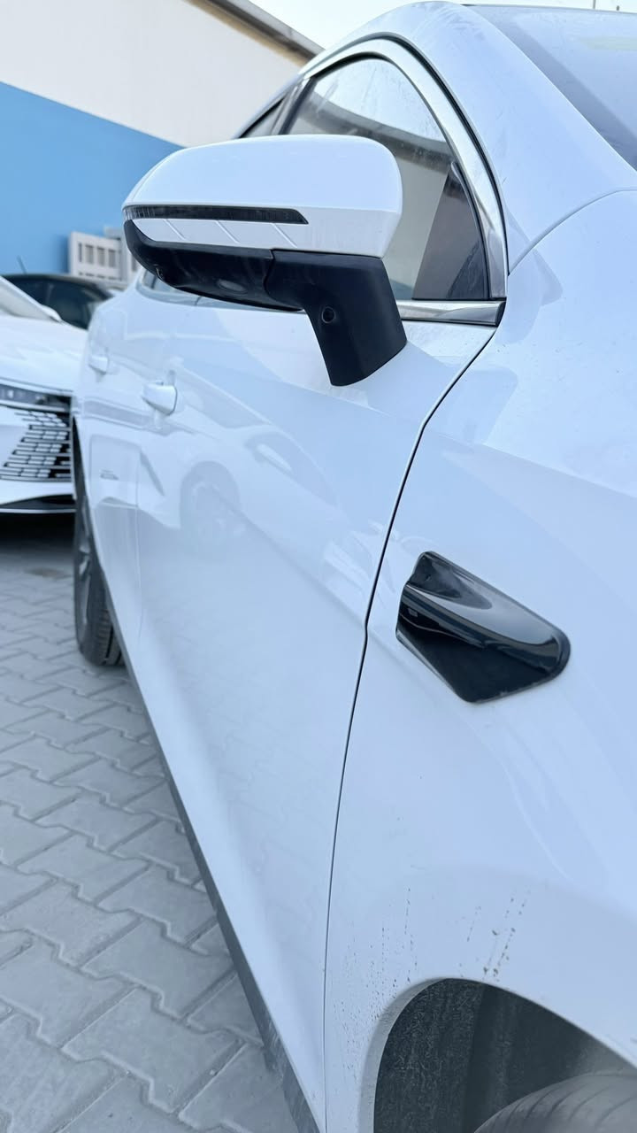 ✨ جن بلاس الفول – داخل زيتوني فاخر ✨
✔️ فتحة سقف
✔️ 13 كامرة 360°
✔️ أوتو بارك (صف ذاتي)
✔️ حساسات أمامي وخلفي
✔️ رادار جانبي ونظام أمان متكامل

🚗 تسليم فوري – كامل الملحقات
📍 بغداد – معارض البياع، الشارع الرئيسي مقابل محطة وقود السيدية
📞 ***********
معرض حجي خالد – شركة نزار العبيدي
