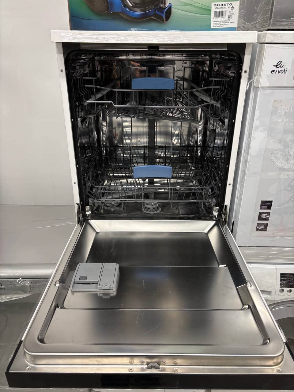 غه ساله ی قاپ مارکەی Vestle زۆر جوانوتازە پاک 
١٢ نه فه ري 
درايه ر ٪؜١٠٠ قاپ وشک ئەکاتەوە 
تەنها۲٠٠ هەزار 

گەیاندنمان ھەیە ..🚕🚚
ناونیشان: 📍
سلێمانی /ئاوبارە / بەرامبەر دەروازەستی / پشتی ڕێبین فرێش 
بۆ پەیوەندی کردن/*********** / السليمانية, العراق
