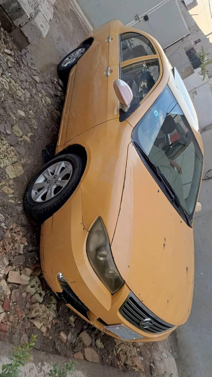 السلام عليكم (من رخصة صاحب الكروب ) للبيع سيارة اليفان 620 موديل 2011 بغداد مشروع وطني بسمي مصفرة هيئة وغرامات السيارة جاهزة واحلة من الصورة بيهة بعض الملاحظات مثل التبريد بي نقص راديتر مال الغاز وبيهة مكانات خياسات بصيطة غرفتهة كلهة كاملة التدفئة شغالة الكهربائيات كلهة شغالة المحرك والكير خير من الله والسيارة مال مال جناي متعوب عليهة وما مشتغلة تكسي استخدام شخصي   عنواني بغداد قرب مجمع بسماية وهذا رقمي (*********** )  السعر ٣٣ ورقة  ملاحظة إخوان غير متواجد عل فيس اتصال أو واتساب فقط وتحياتي للجميع
