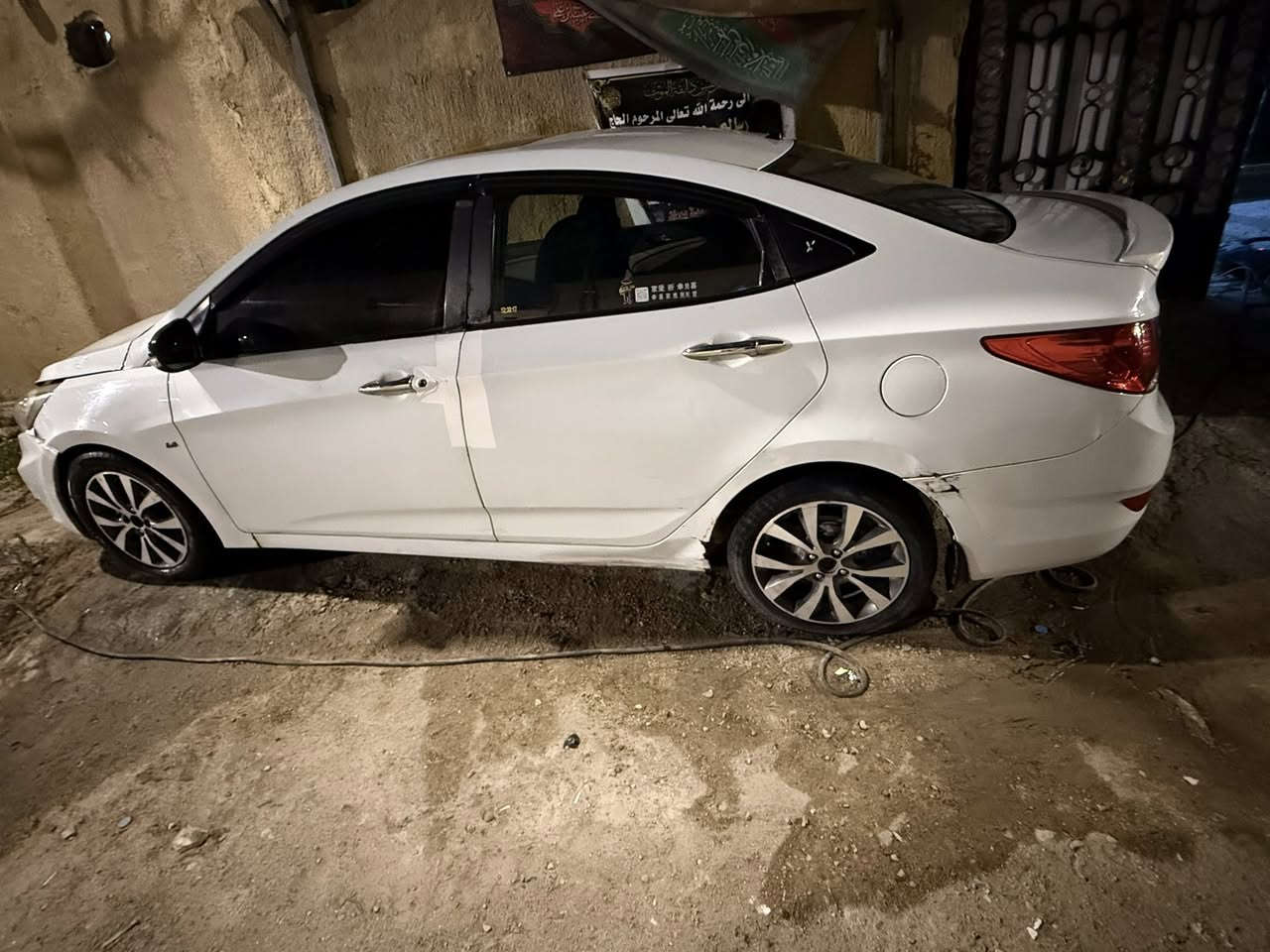 للبيع سياره اكسنت موديل 2013خليجيه السياره فول  تبريد فول حديديه مشتريدها ما شادها تاخذها جاهزه السياره بيها فقط بيبان ثنين من شركه مبدلات سياره حلوه مال بيت يرادلها ملاحضات بسيطه السعر 75رقم ***********
