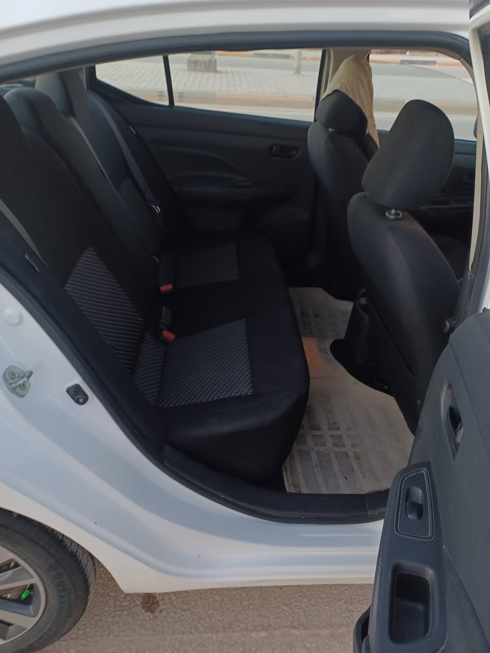 السلام عليكم
للبيع نيسان فيرسا 
2023 
لون ابيض
المواصفات 
تحديد مسار 
شاشتين 
شاشه دشبول
شاشه عطل 
رادر امامي 
رادر خلفي
كامره خلفيه
كورس سرعه 
8ايرباك 
مانع انزلاق 
مانع انحدار 
حادثها الجاملغ امامي  واشويه من البنيد  
السعر ١٢٥$
اذا شراي بيك خير وتدلل
العنون كوت مركز مدينه
رقم الواتساب:***********
رقم الهاتف:***********
