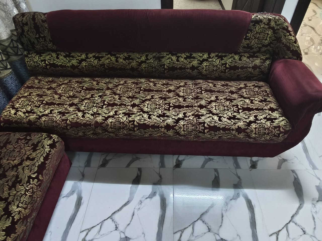 السلام عليكم ورحمة الله وبركاتة اخوان هذا التخم للبيع ثنين كبار واحد وسط وثنين زاويه التخم ثقييل 13 متر و34سم السعر 350 الف وبي مجال


**إذا كنت صاحب هذا الإعلان وتريد حذفه لأي سبب، رجاءا أرسل رسالة إلى الدعم الفني**