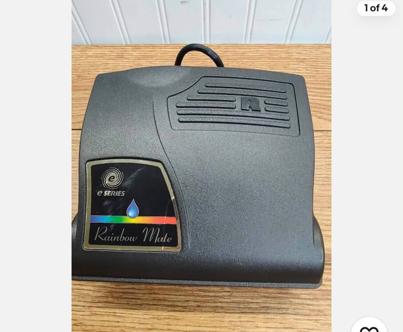 هذه أداة Rainbow Mate (موديل RM-2E)، وهي عبارة عن فرشاة كهربائية صغيرة مخصصة لتنظيف المفروشات والسلالم.تُستخدم كملحق مع مكنسة Rainbow E-Series الكهربائية.تتميز بفرشاة دوارة مدفوعة كهربائياً لإزالة الأوساخ وشعر الحيوانات الأليفة من السجاد والمفروشات.


**إذا كنت صاحب هذا الإعلان وتريد حذفه لأي سبب، رجاءا أرسل رسالة إلى الدعم الفني**