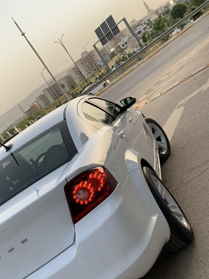 دۆج ئەڤێنجەر ٢٠١٢ (مەکینە٤پستۆنی ٢.٤ )ئۆتۆماتیک  بێ بۆیاخ بیسارد تەنها یەک پەڵەی بچوک قوپاوی هەیە بێدەسکاری  زۆر تازە ماوەتەوە 
مواسەفاتی سوکان ڤۆلیۆم
تراکشن کۆنترۆڵ
چوار جام کارەبا
ئاوێنە کارەبا
تەقەو ڕەقەی نیە سەیارەکە تەرزەی 
سەنەوی  چەن مانگێکە بەسەر چوە ژینگەو شتی دراوە 
  سعری٩٠گەڵا شتێکی زۆر کەم مەجال لەسلێمانیم ژم:*********** 

هەموو زانیاریەکان نوسراوە تکایە گەر مشتەری جدی سەیارەکە نیت پەیوەندی مەکە سپاس
