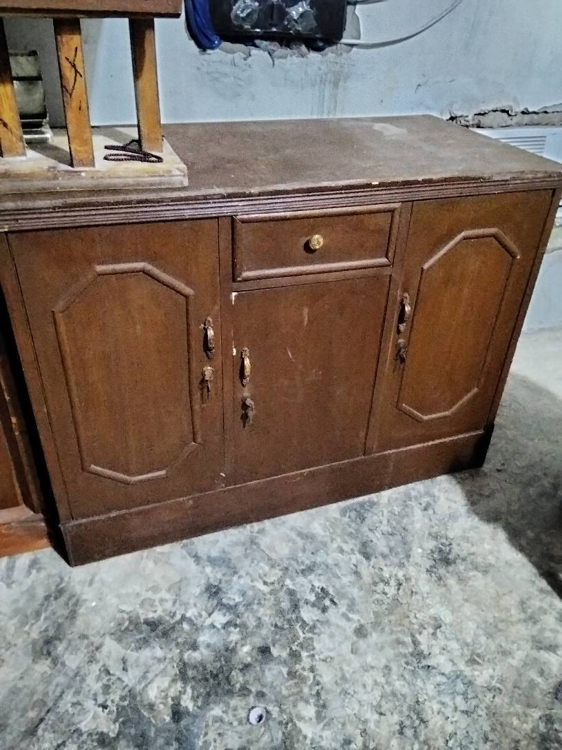 عندي كناتير وعندي بوفيات ***********
