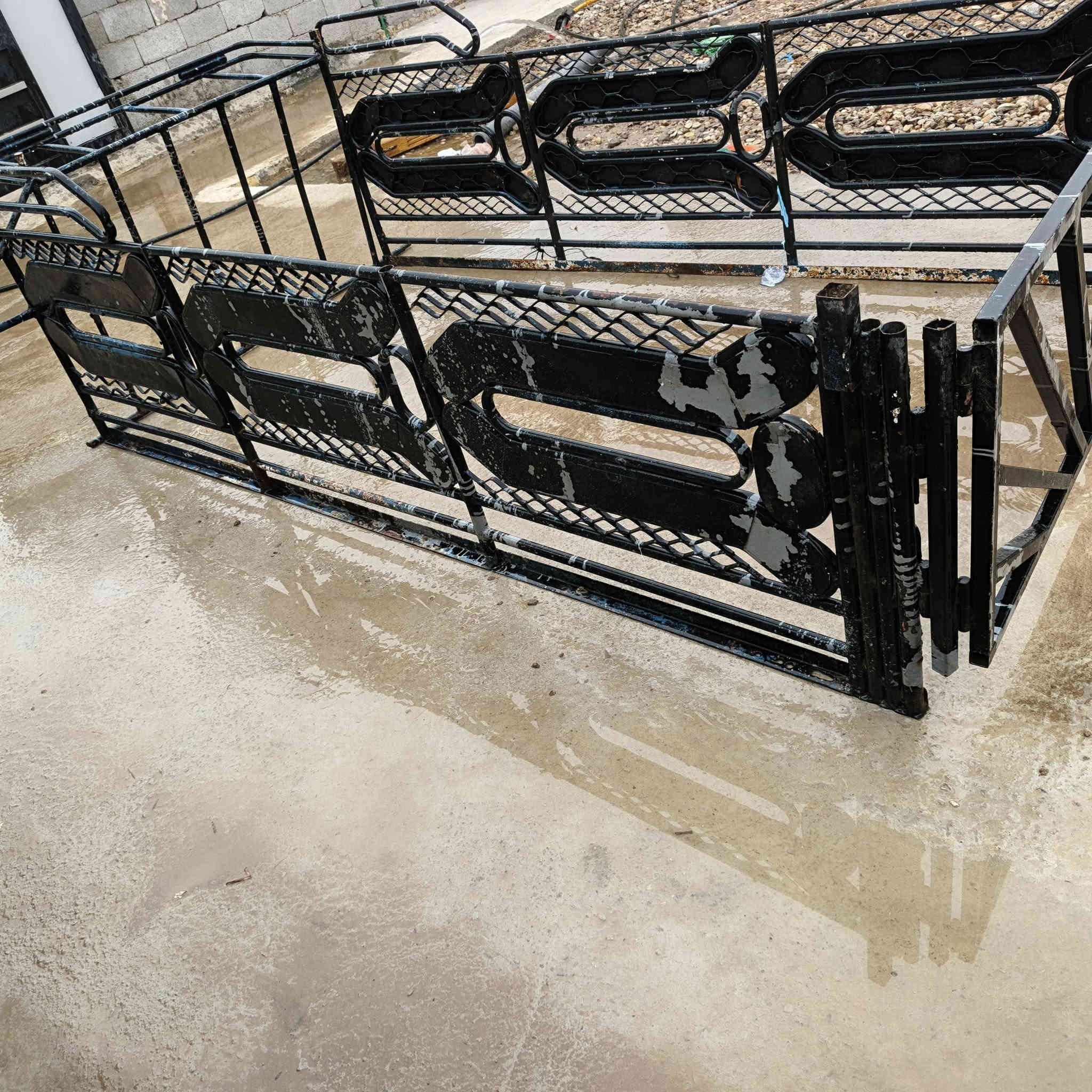 السلام عليكم للبيع محجر كيه خليجي السعر ٥٠٠  الف العنوان واسط الموفقيه ***********
