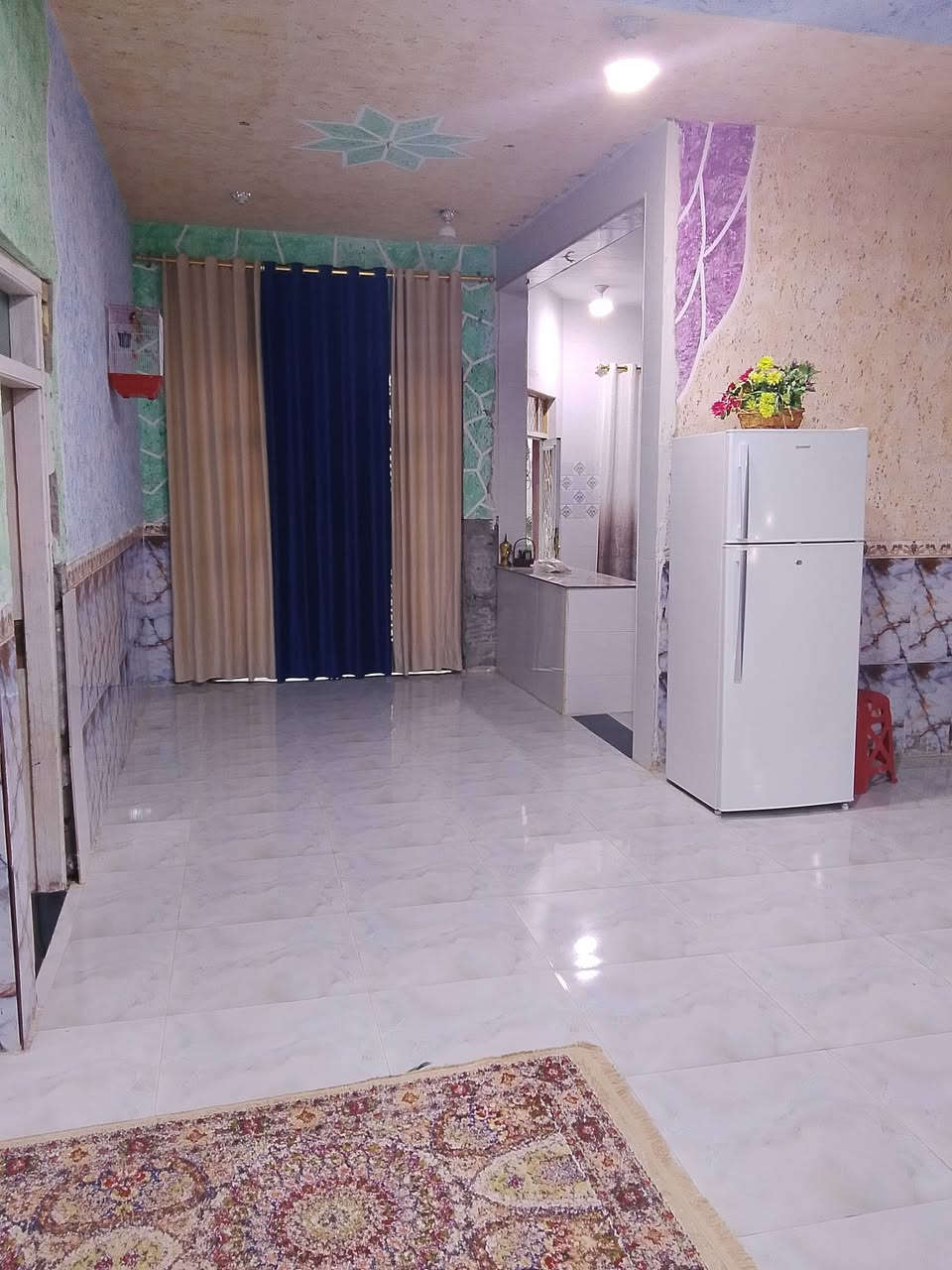 بيت للبيع كراده طريق مشايه القديم يم سويطات مساحه البيت 250 م ينضم اله دون ونصف للتواصل خاص 
***********
