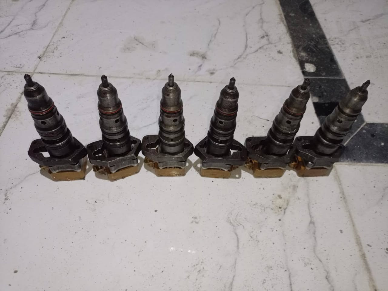 السلام عليكم للبيع انجكترات شغاله مكان البصره القرنه رقم الهاتف ***********
