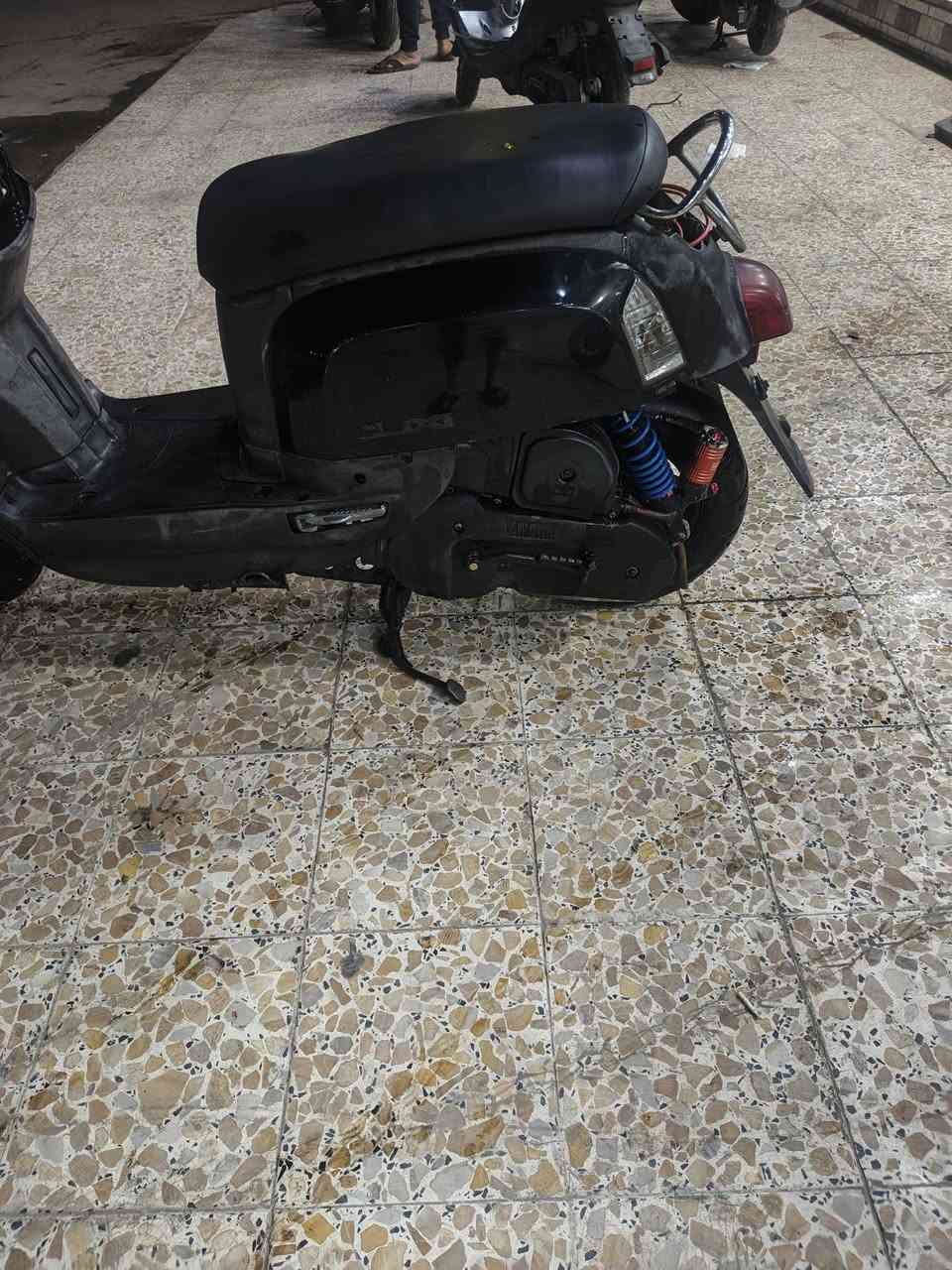 ماكس بوليس للبيع دراجه جديد ما مفتوحه وتخبل كفر بلادي مختم اصلي مو تجاري السعر ٧٥٠وبيها مجال قليل 
***********
