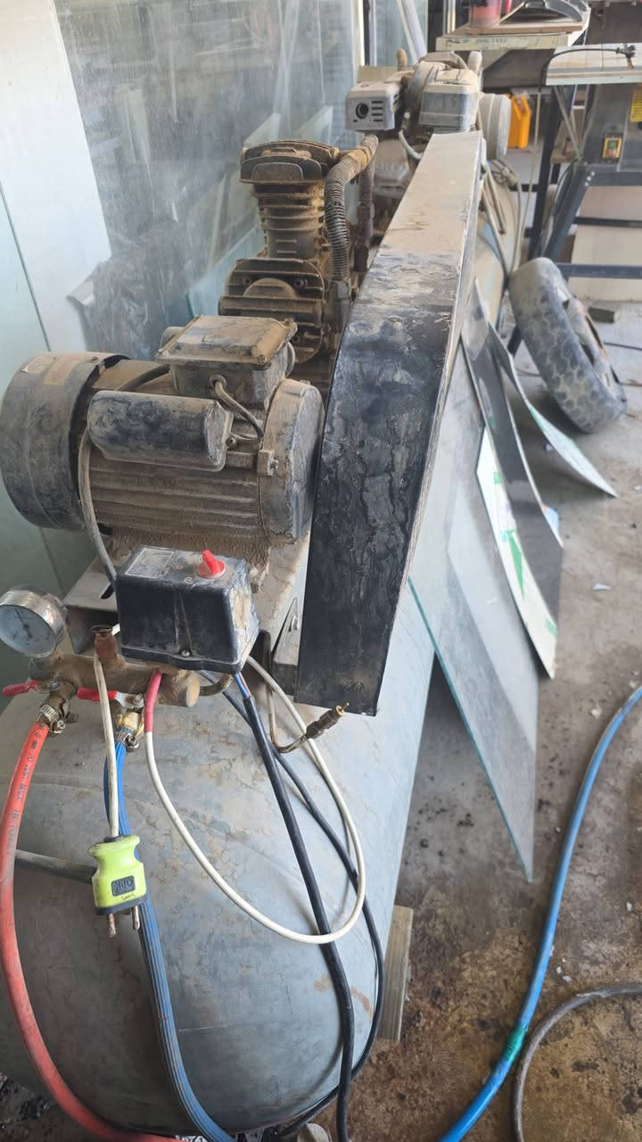 السلام عليكم..للبيع معمل hdf كامل متكامل cnc 2×4 بالون تركي طبلة وحدة قياس ١٢٠ ×٢٤٠ كمبريسر ٣٠٠ ...... الوان خير من الله مسدس رش مع ستاند مع ستناد دوار  وباقي الملحقات النواعم موجودة وياه  .... الشراي  بخدمتة  السعر الكلي  ٦٥ ورقة.  ***********
