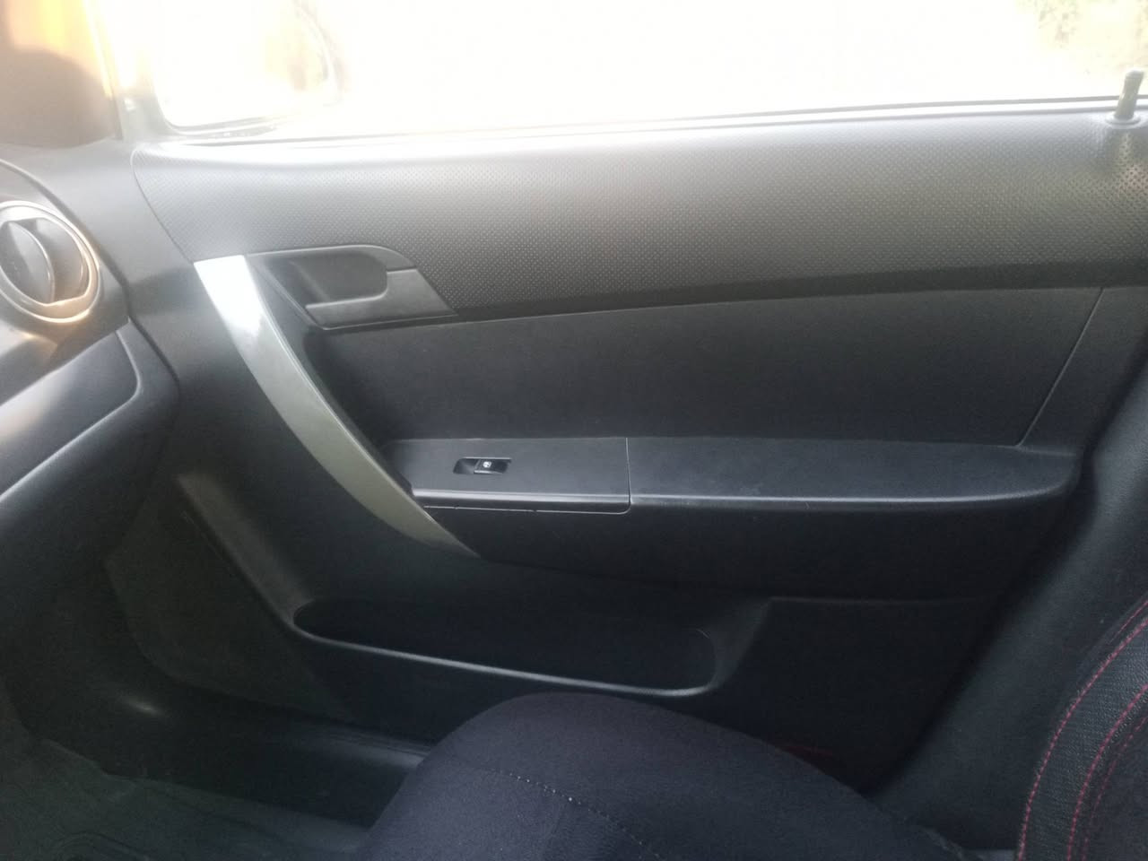 السلام عليكم افيو موديل 2009رقم اربيل كير محرك مكفولات نظيفه جداً محرك 1600 دواخل نظيفه كهربائيات شغاله سنويه تسقط 2029  العنوان بغداد ***********السعر 67
