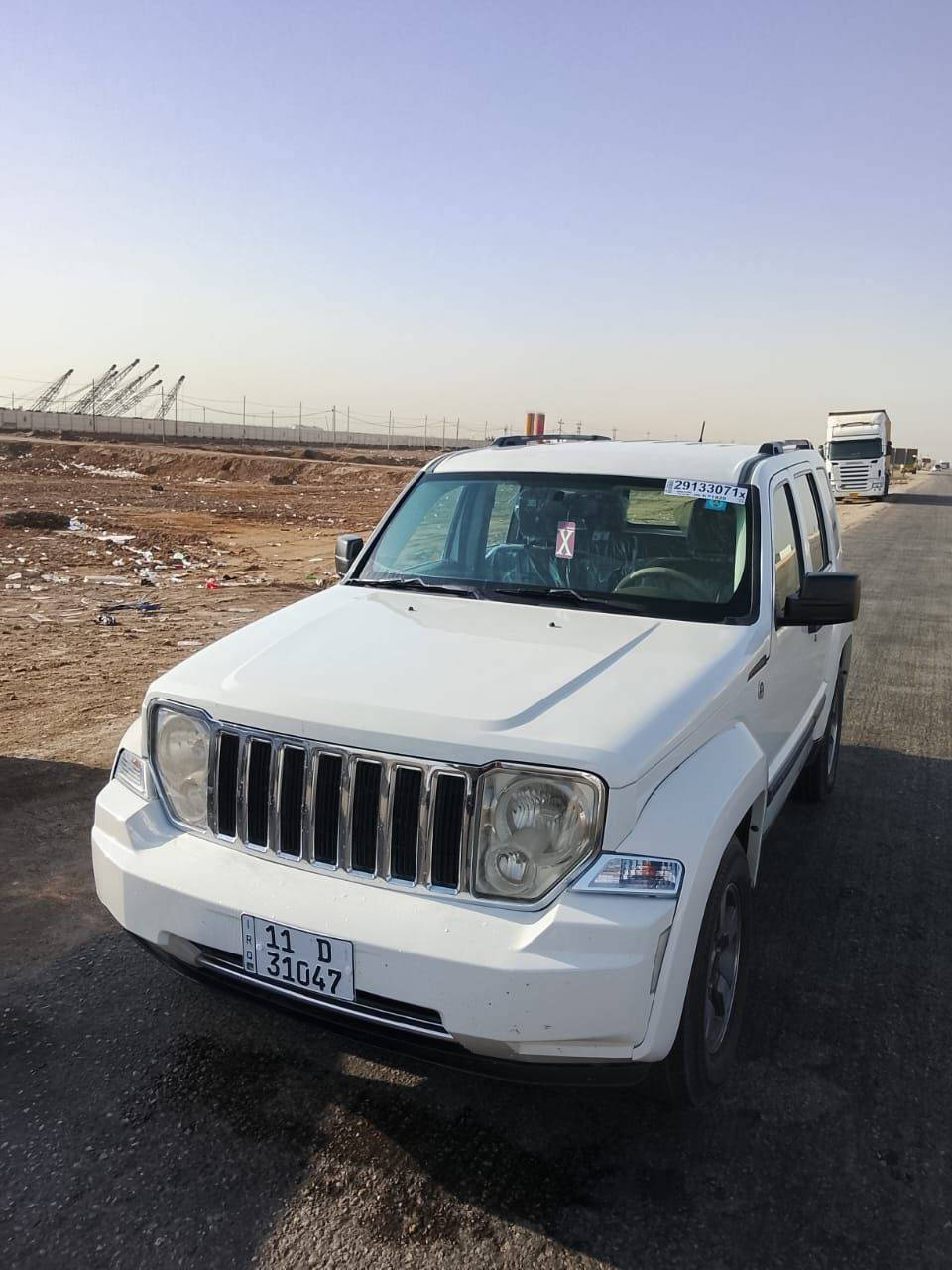 السلام عليكم سياره جيب ليبرتي 2008 للبيع رقم بغداد الجديد هزه وسنويه جديد سياره باسمي حادثهه جاملغ وبنيد تخم تاير حداده كله جديد سياره نضيفه وجديده بمعنى الكلمة ترايك من البصره البغداد شاشه جبيره توني شادهه  مكينه جديده v6 3700 سعرهه 115 وبيهه مجال للطيبين استفسار اكثر اتصل ع الرقم *********** سونار موجود جديد
