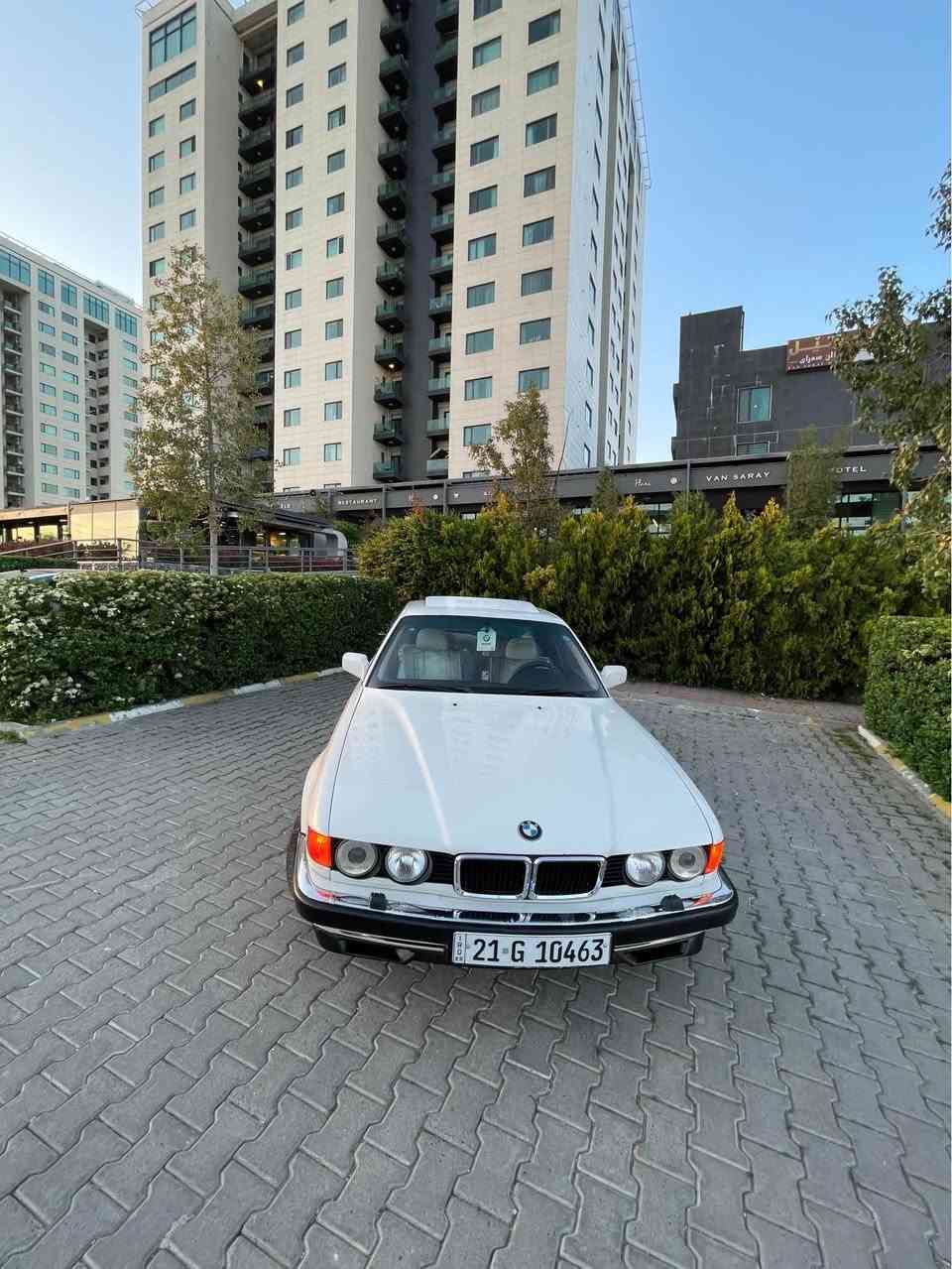 Bmw740i

سلاوی خواتان لێبێ
بیئێم ۷٤٠ گێر عادی
سلایت ٤ جام کارەبا
پێش پان ناو فۆرمیکا 
قفڵ مەرکەزی
بەرگە دەرگاو داشبڵی زۆر جوانە 
سەیارەکە زۆر زۆر  پاکە 
٤ پارچەیەکی بۆیاخە یەک دوو قرچی زۆر بەسیتی هەیە من بەحیزام دەیفرۆشم 
کامل سێرڤس کراوە پلاک و نوزل و مەسفی و کۆیل گۆراوە
هەموو گیانی ئیشەکا 
تەبرید لەسەر سویچ 
گەرمی مەزبوت 
٤ تایەی تازە
دو بەگلایتی تازەو ژێر ڕەقەمی تازەم بۆبەستوە
ساڵۆن ساکەی کامل بۆریە 
بەشەرتی هەموو شێتێ
بای58گەڵا
*********** السليمانية, العراق

