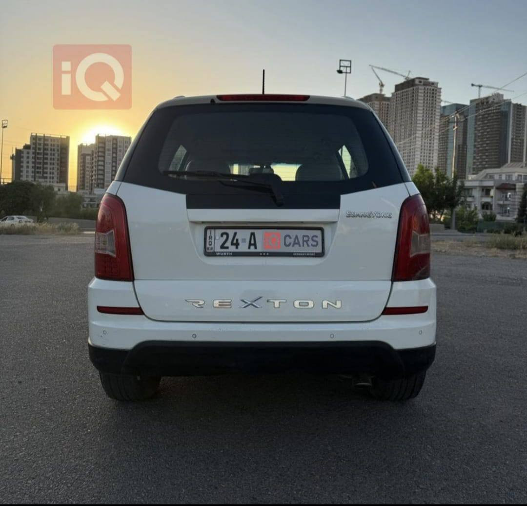 سلام عليكم ،  سيارة  سانك يونك  ريكستون ،  موديل 2015 ، بدون حادث ،نضيف ، 3 مقعد ، سلايد ، دفع رباعي ، كشن جلد و كاربايي .. ماش  238000کم  او 150 ميل .  مكان دهوك ، تويل و وكالة ب شرط ، 
سعر  مناسب ، اللمعرفة السعر ، ارسل رسالة و كومىنت بوست او اتصل الرقم ***********
